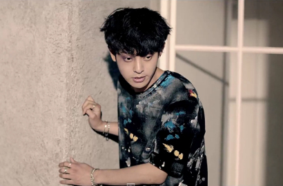 Jung Joon Young Band Liar Sambil Mabuk-mabukan di MV 'OMG'