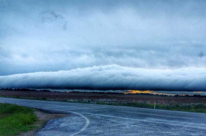 Lupakan Suara Sangkakala, Penampakan di Langit Texas Hebohkan Dunia
