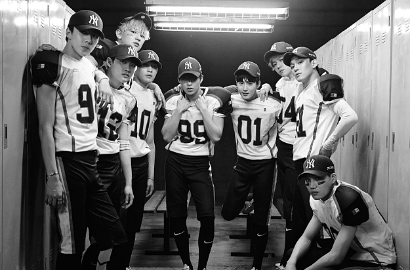 EXO Bikin Fans Meleleh di Teaser Foto Individu 'LOVE ME RIGHT'