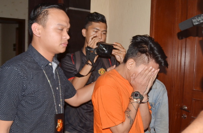 Pengirim SMS Gelap Siapkan Uang Agar RA Tak Bongkar Identitas Artis Prostitusi
