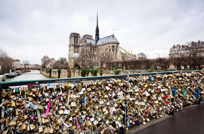 Jembatan Gembok Cinta di Paris Akan Dibongkar, Lho Kenapa?
