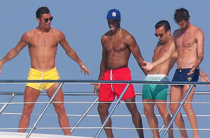 Cristiano Ronaldo Menari Bahagia Sambil Pamer Bodi Six-Pack