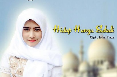 Merdunya Suara Prilly Latuconsina di MV Religi 'Hidup Hanya Sekali'