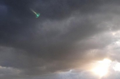 Fotografer di Belanda Abadikan Penampakan UFO Mirip Ubur-Ubur