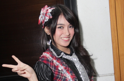 Netter Dihebohkan dengan Penjual Pecel Cantik Mirip Nabilah JKT48