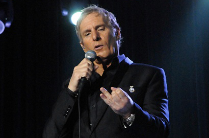 Michael Bolton Sukses Obati Rindu Fans Lewat Konser di Jakarta
