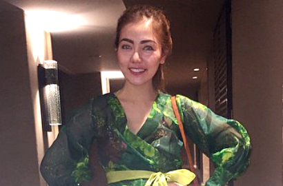 Heboh Foto Lawas Bella Shofie Bareng Mucikari RA