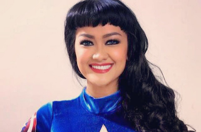 Duh, Julia Perez Jatuh Saat Manggung di 'KDI'