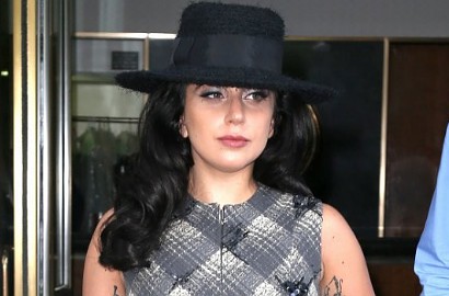 Lady GaGa Banjir Pujian Nyanyikan 'La Vie en Rose' di Konsernya