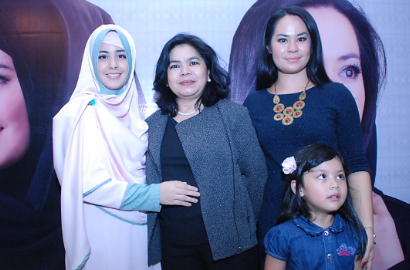 Risty Tagor Gandeng Kakaknya Rilis Album Religi 'Mama'