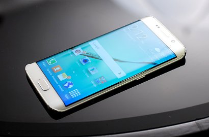 Samsung Akan Luncurkan Pesaing iPhone 6 Plus?