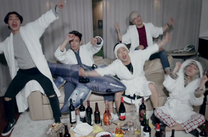 Super Kocak, Big Bang Liburan Bareng di MV 'We Like 2 Party'