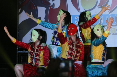 Kepanasan, Tapi Idol Grup Kamen Joshi Senang Bisa Tampil di Jakarta