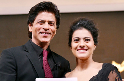 Gempar, Shahrukh Khan-Kajol Selfie Bareng Aktor Senior di Lokasi 'Dilwale'