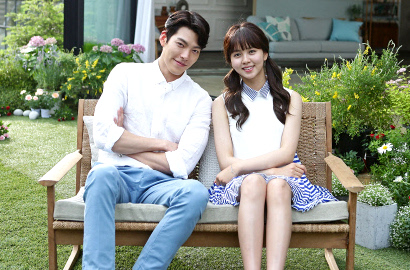 Manisnya Kim So Hyun Berpasangan dengan Kim Woo Bin untuk Iklan Pizza