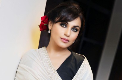 Reuni, Rani Mukherjee Dirangkul Akrab 'Pahlawannya'