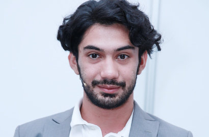 Reza Rahardian Antusias Jadi Dua Kepribadian di Serial HBO 'Halfworlds'