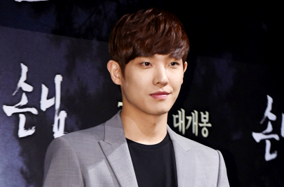 Lee Joon Anti Ngobrol Ini dengan Yonghwa CN Blue