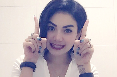 Nikita Mirzani Bongkar Identitas Pria Bertelanjang Dada di Kamarnya