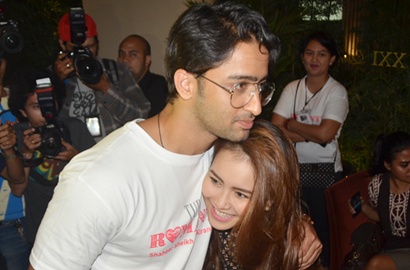 Tweet Lagu Galau Tengah Malam, Ayu Ting Ting Rindukan Shaheer Sheikh?