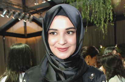 Shireen Sungkar Ungkap Jadwal Tayang Sinetron 'Di Bawah Lindungan Abah'
