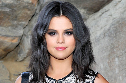 Selena Gomez Sedang Berusaha Move On dari Justin Bieber