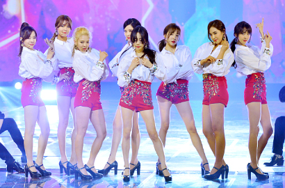 Lihat Percakapan di KakaoTalk, Netter Ragukan Kedekatan Member SNSD