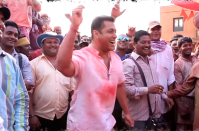 Usia Tak Muda Lagi, Salman Khan Masih Lincah Menari di 'Bajrangi Bhaijaan'