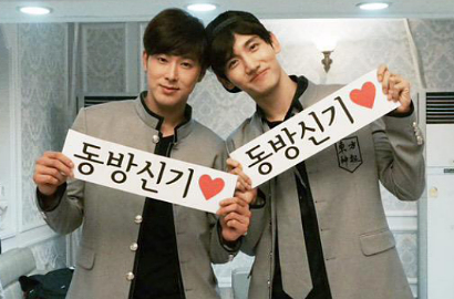 TVXQ Beri Pesan Mengharukan Saat Konser Terakhir Kali Sebelum Wamil