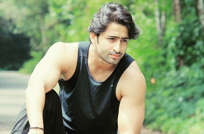 Intip Seksinya Shaheer Sheikh Saat Fitness