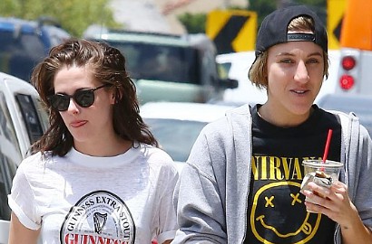 Usai Konfirmasi, Ibu Kristen Stewart Menyangkal Puterinya Biseksual