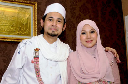 Menu Wajib Ain, Ustad Guntur Bumi Buka Puasa Kolak Buatan 'Bidadari'