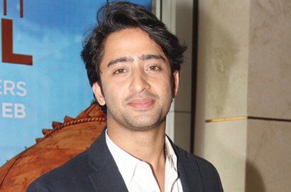 Ikut Puasa, Shaheer Sheikh Ingatkan Fans Waktu Sahur