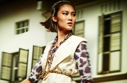 Lihat Seksi dan Menggodanya Pose Ayu Gani di Sampul Harper's Bazaar