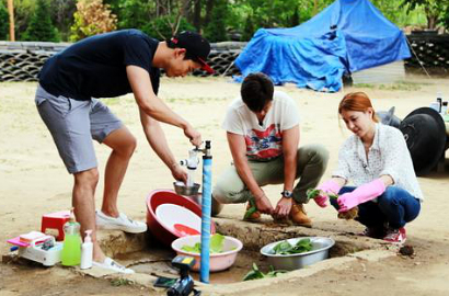 Jadi Bintang Tamu 'Three Meals',Taecyeon: Masakan BoA Mengerikan