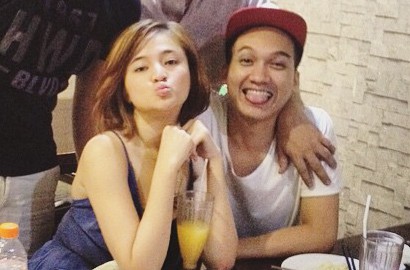 Marshanda Cuek Selfie Pakai Tank Top Saat Puasa
