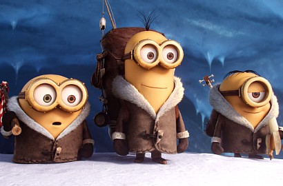 Para Minions Curi Perhatian di Stasiun Kereta Api Sudirman Jakarta