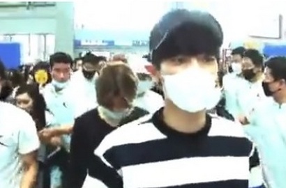 Lindungi Baekhyun di Bandara, Chanyeol Banyak Dipuji EXO-L