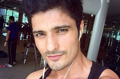 Rayakan Hari Ayah Sedunia, Vin Rana Nostalgia Pamer Foto Masa Kecil