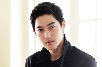 Kim Hyun Joong Ragukan Foto USG yang Ditunjukkan Mantan