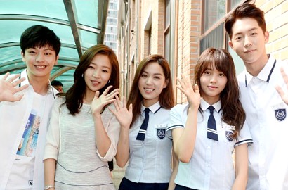 'School 2015' Melejit, Sungjae Cs Kunjungan Kejutan ke Sekolah