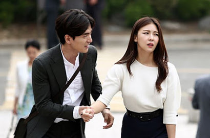 Ha Ji Won-Lee Jin Wook Jadi Anak SMA di Teaser 'Time We Were Not In Love'