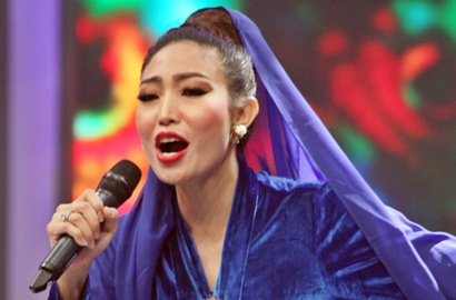 Gara-Gara Insiden Saat Syuting, Ayu Dewi Jadi 'Siluman Mata Satu'