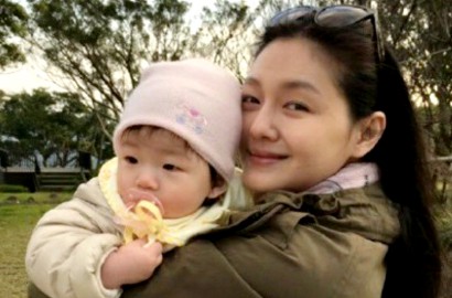Intip Imutnya Senyum Buah Hati Barbie Hsu Mirip 'Sanchai Cilik'