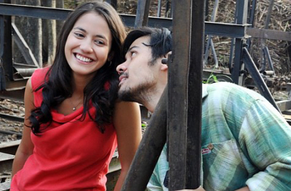 Chico dan Pevita Tampil Mesra untuk Film 'Aach...Aku Jatuh Cinta'