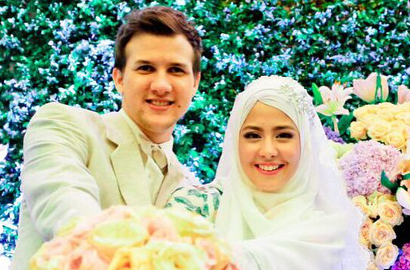 Hamil Muda, Risty Tagor Malah Marah pada Stuart Collin
