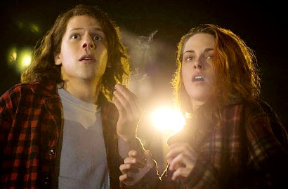 Kristen Stewart-Jesse Eisenberg Punya 4 Tangan di Poster 'American Ultra'