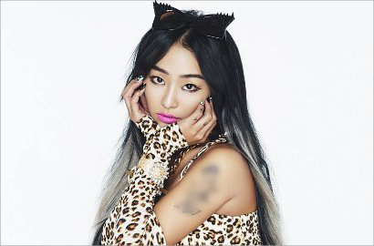 Hyorin Jadi 'Macan Tutul' Seksi di Foto Eksklusif 'Shake It'