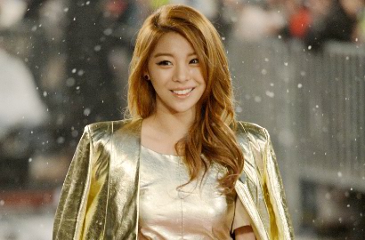 Ailee Pamer Selca Jadi Vampir Cantik, untuk Comeback Single 'Johnny'?