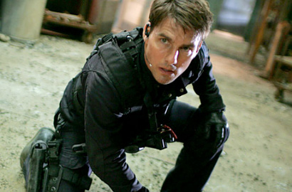 Tom Cruise Goda Fans Lewat Poster Film 'Mission: Impossible Rogue Nation'